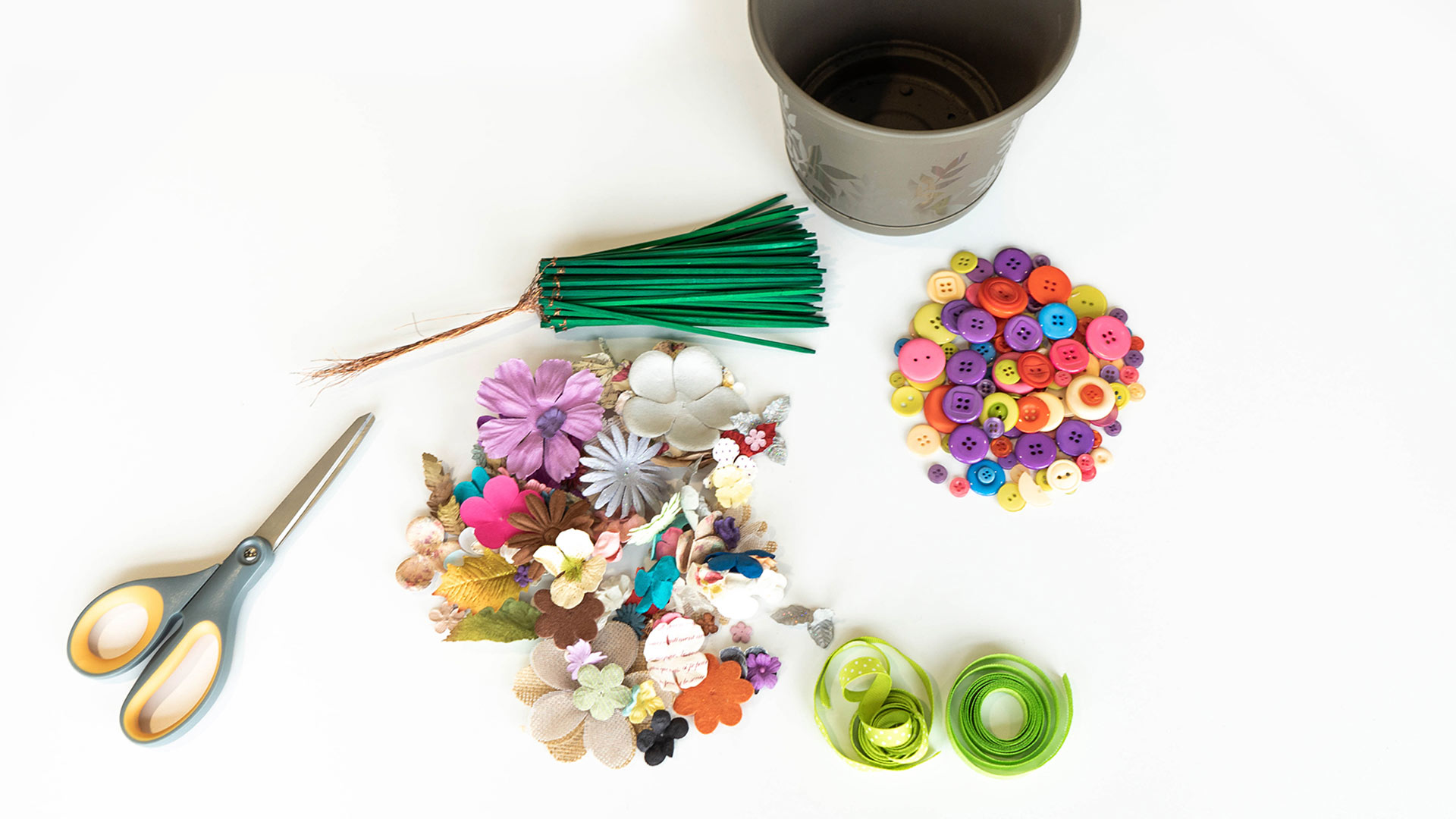 Materials for DIY Flower Buttons Materials for DIY Flower Buttons